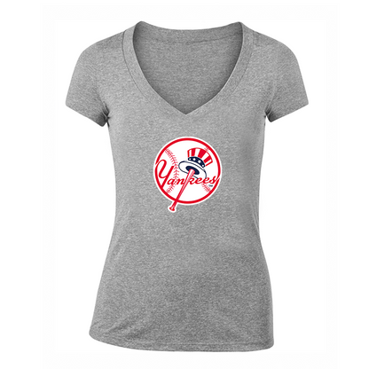 NBA Women's Yankees NY V-Neck T-Shirt